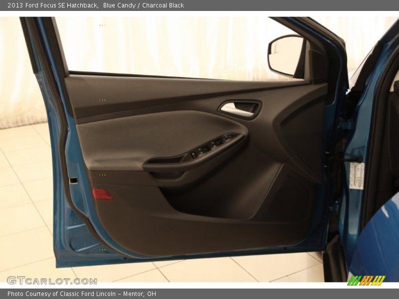 Blue Candy / Charcoal Black 2013 Ford Focus SE Hatchback