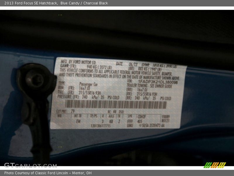 Blue Candy / Charcoal Black 2013 Ford Focus SE Hatchback