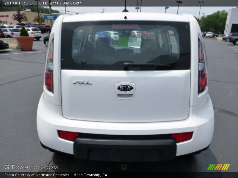 Clear White / Black Cloth 2010 Kia Soul 1.6
