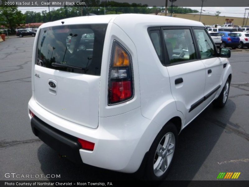 Clear White / Black Cloth 2010 Kia Soul 1.6