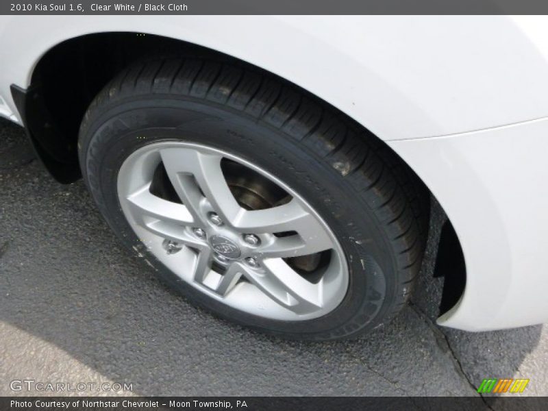 Clear White / Black Cloth 2010 Kia Soul 1.6