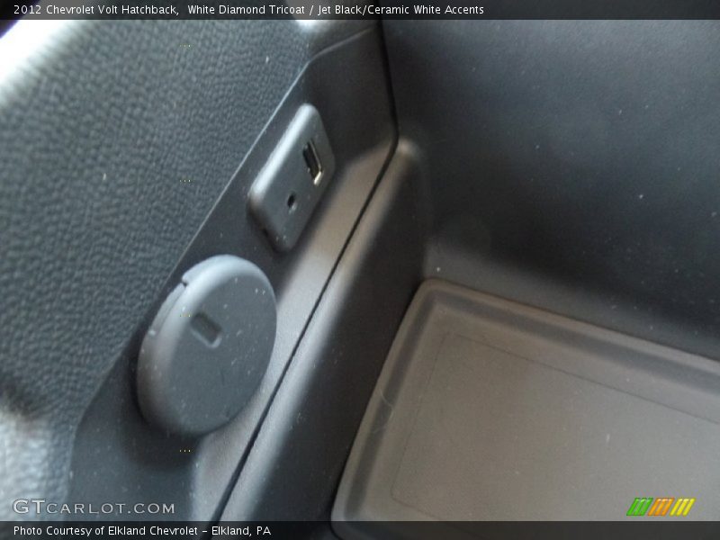 White Diamond Tricoat / Jet Black/Ceramic White Accents 2012 Chevrolet Volt Hatchback