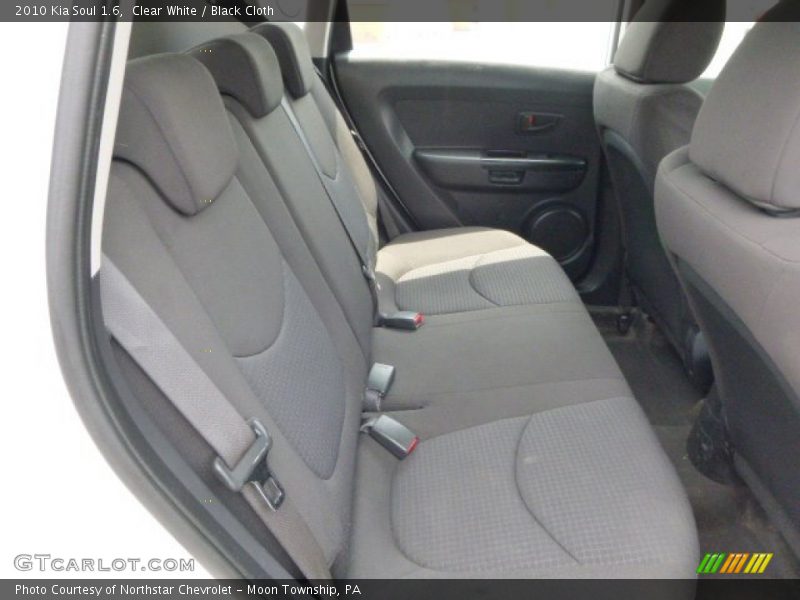 Clear White / Black Cloth 2010 Kia Soul 1.6