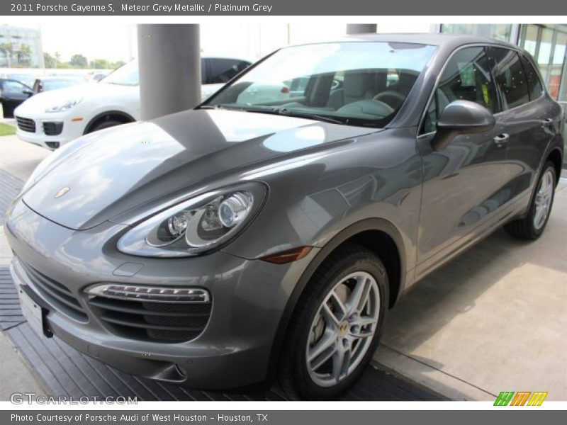 Meteor Grey Metallic / Platinum Grey 2011 Porsche Cayenne S