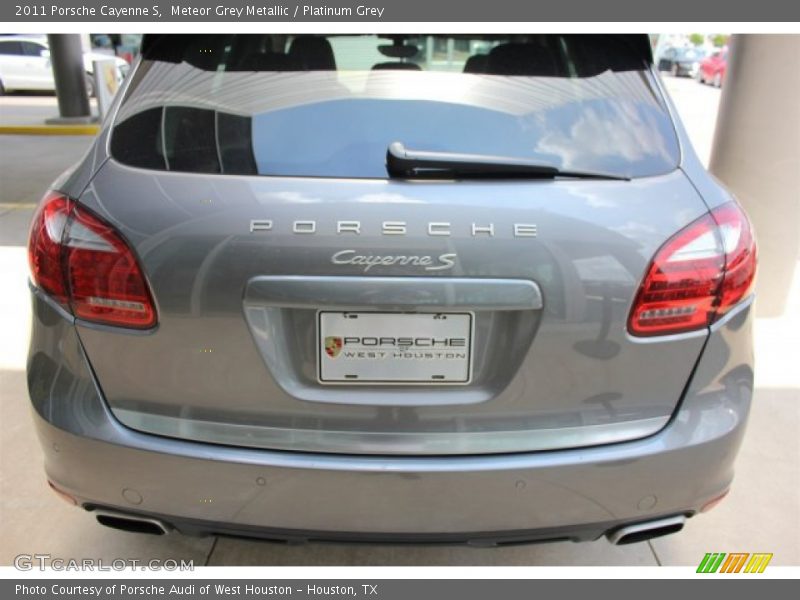 Meteor Grey Metallic / Platinum Grey 2011 Porsche Cayenne S