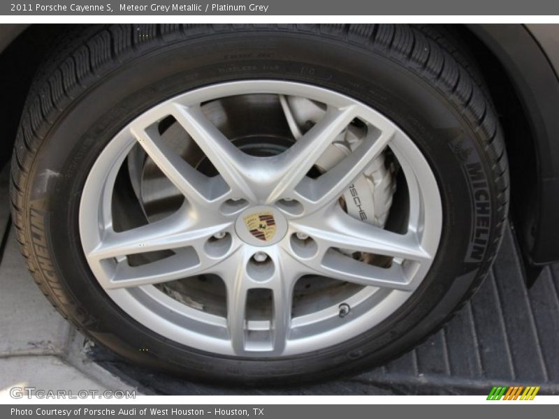 Meteor Grey Metallic / Platinum Grey 2011 Porsche Cayenne S