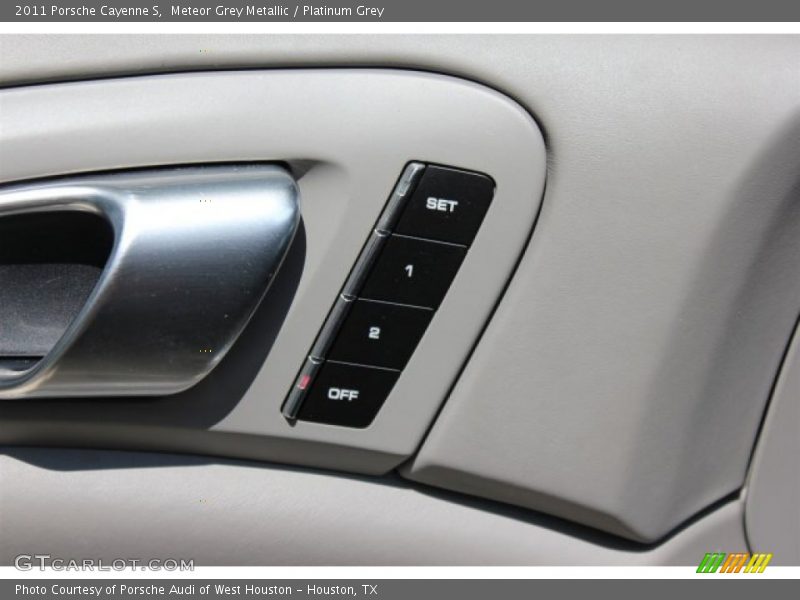 Meteor Grey Metallic / Platinum Grey 2011 Porsche Cayenne S