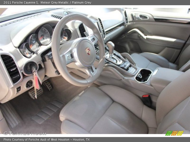 Meteor Grey Metallic / Platinum Grey 2011 Porsche Cayenne S