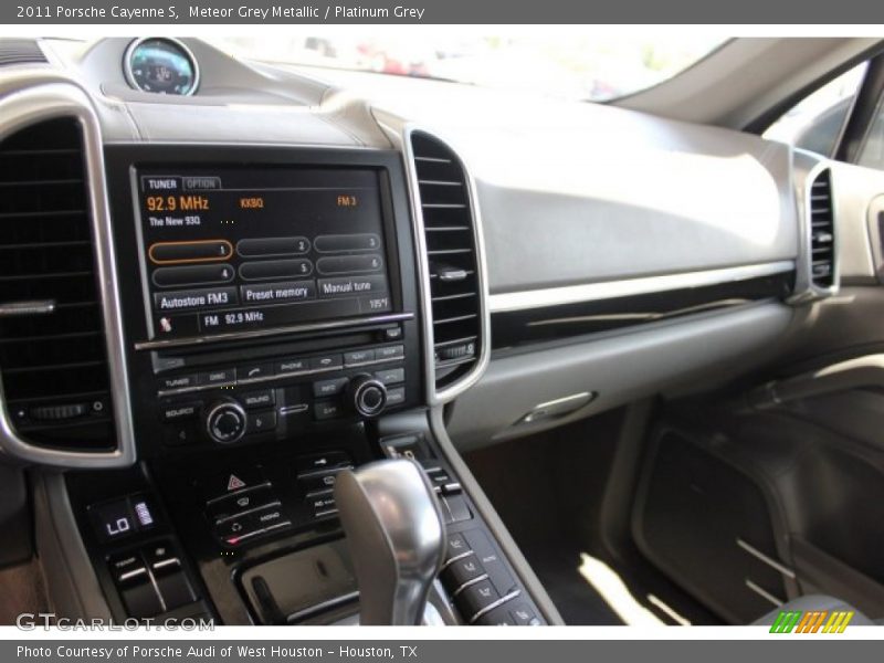 Meteor Grey Metallic / Platinum Grey 2011 Porsche Cayenne S