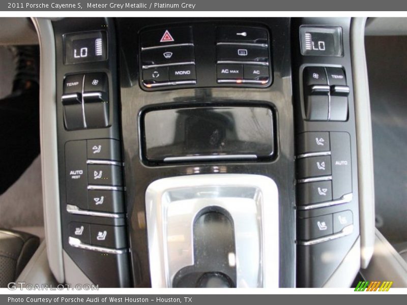 Meteor Grey Metallic / Platinum Grey 2011 Porsche Cayenne S