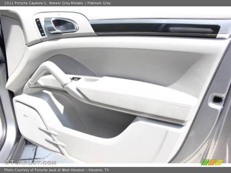 Meteor Grey Metallic / Platinum Grey 2011 Porsche Cayenne S