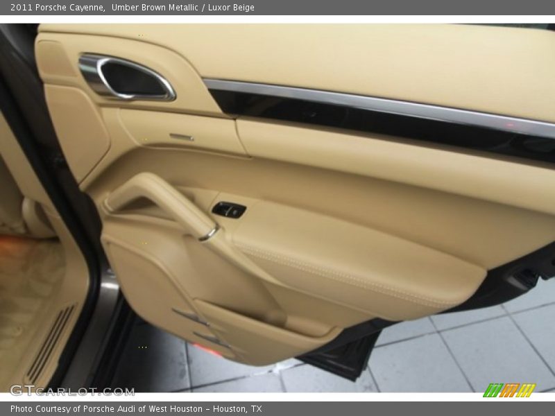 Umber Brown Metallic / Luxor Beige 2011 Porsche Cayenne