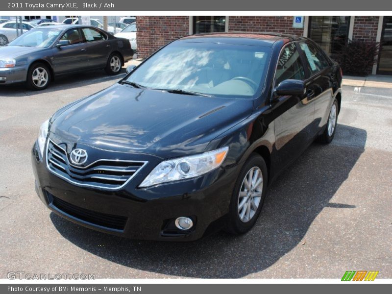 Black / Ash 2011 Toyota Camry XLE