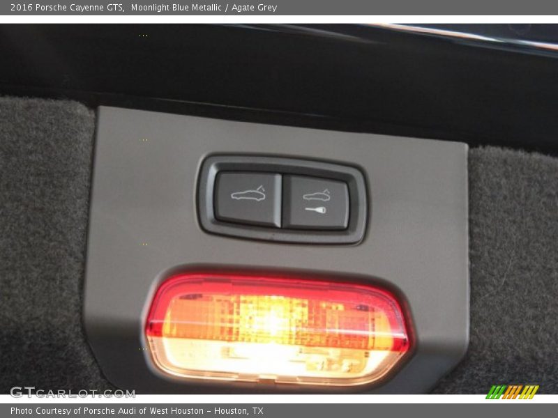 Moonlight Blue Metallic / Agate Grey 2016 Porsche Cayenne GTS