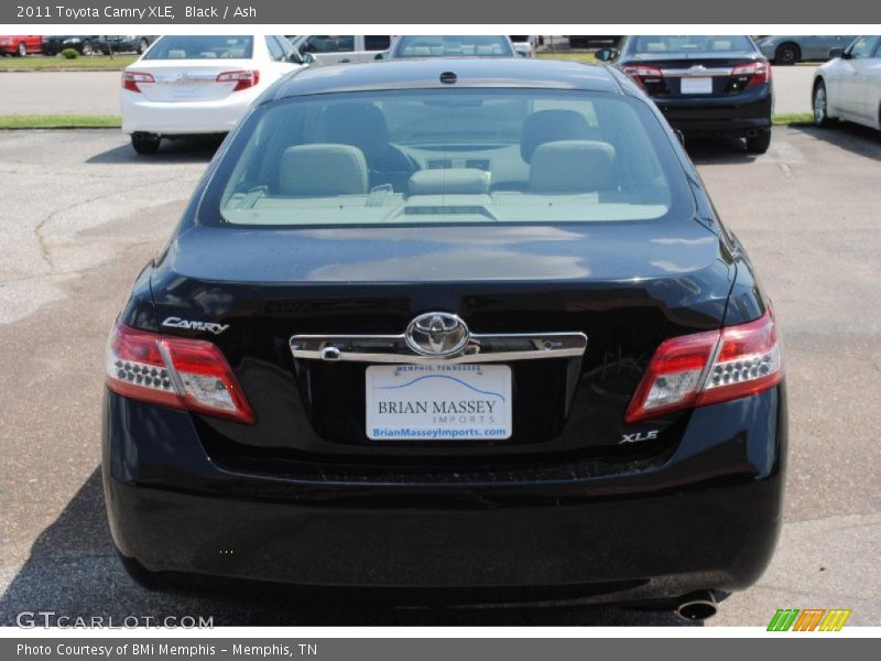Black / Ash 2011 Toyota Camry XLE