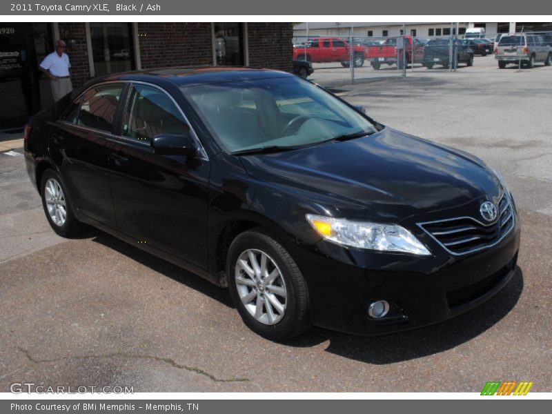 Black / Ash 2011 Toyota Camry XLE