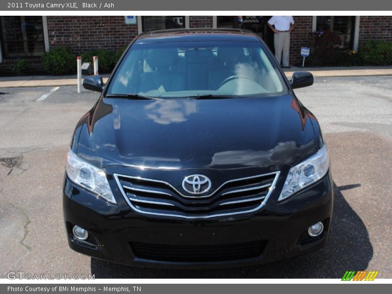 Black / Ash 2011 Toyota Camry XLE
