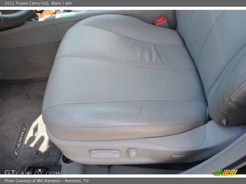 Black / Ash 2011 Toyota Camry XLE