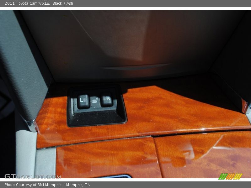 Black / Ash 2011 Toyota Camry XLE