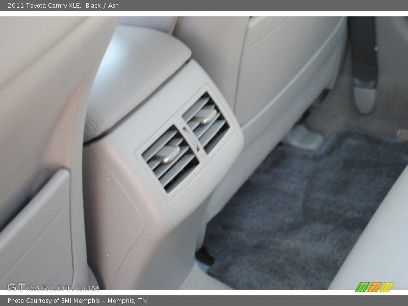 Black / Ash 2011 Toyota Camry XLE