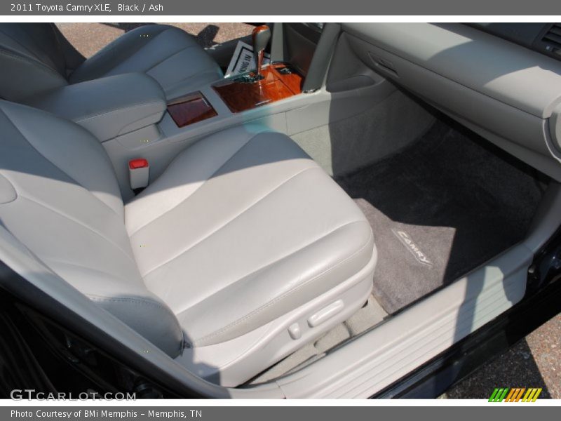 Black / Ash 2011 Toyota Camry XLE
