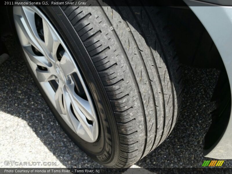 Radiant Silver / Gray 2011 Hyundai Sonata GLS