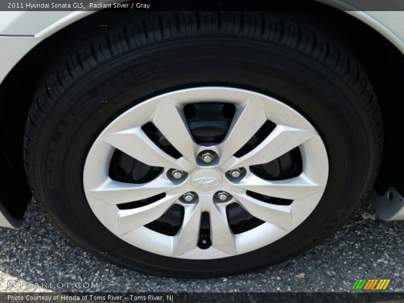 Radiant Silver / Gray 2011 Hyundai Sonata GLS