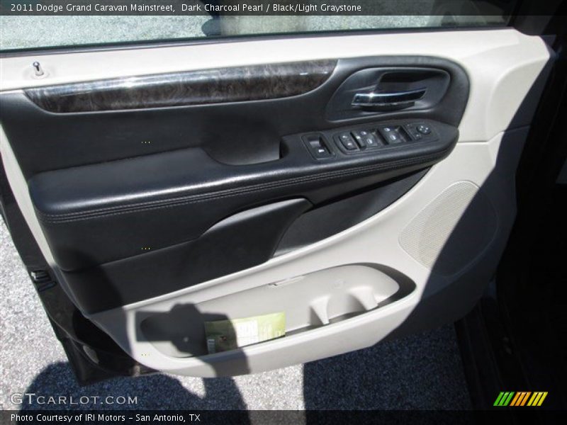 Dark Charcoal Pearl / Black/Light Graystone 2011 Dodge Grand Caravan Mainstreet