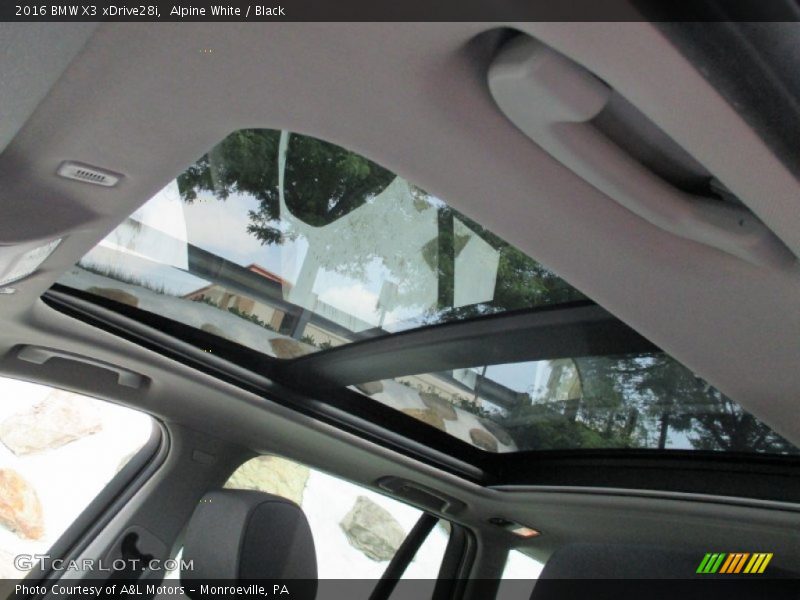 Sunroof of 2016 X3 xDrive28i