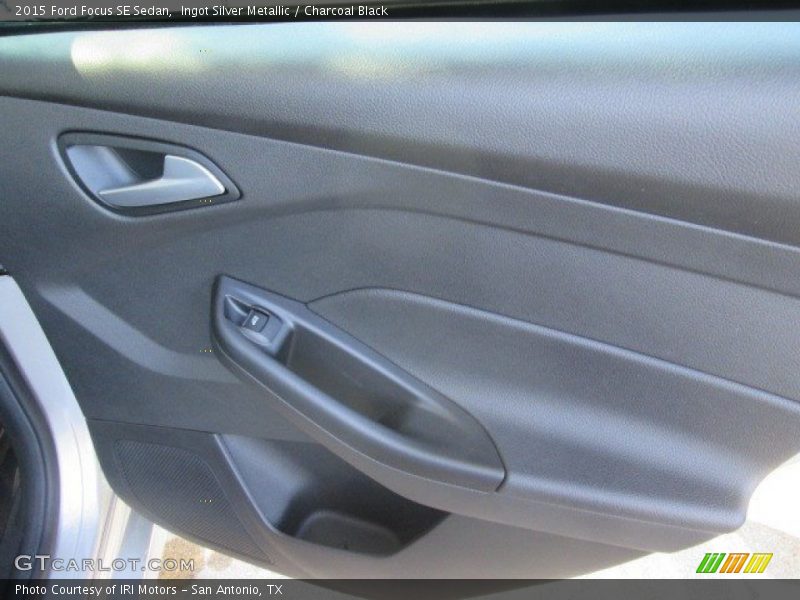 Ingot Silver Metallic / Charcoal Black 2015 Ford Focus SE Sedan