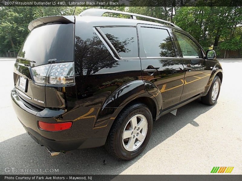 Labrador Black Pearl / Black 2007 Mitsubishi Outlander LS 4WD