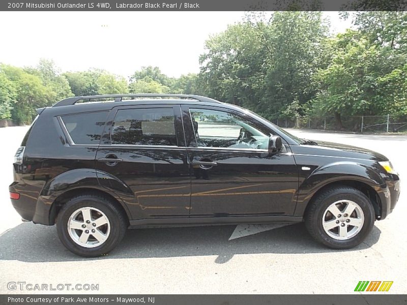 Labrador Black Pearl / Black 2007 Mitsubishi Outlander LS 4WD