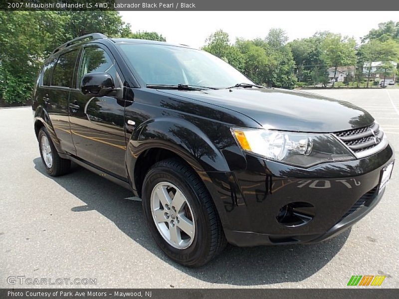 Front 3/4 View of 2007 Outlander LS 4WD