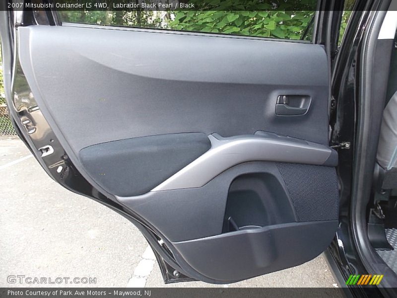 Labrador Black Pearl / Black 2007 Mitsubishi Outlander LS 4WD