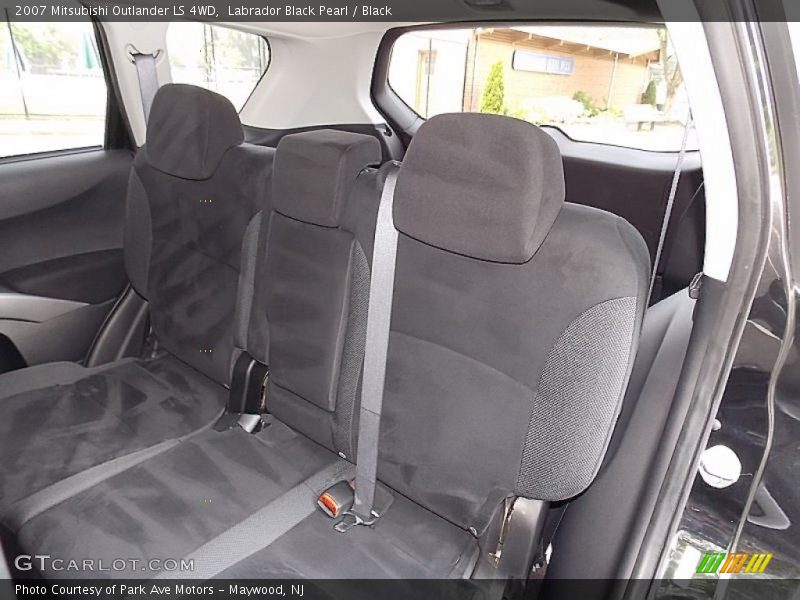 Labrador Black Pearl / Black 2007 Mitsubishi Outlander LS 4WD