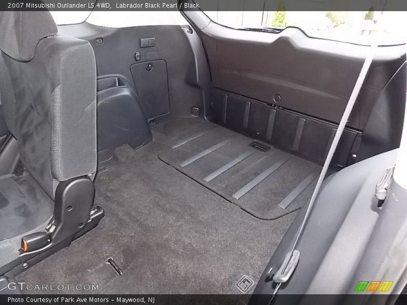 Labrador Black Pearl / Black 2007 Mitsubishi Outlander LS 4WD