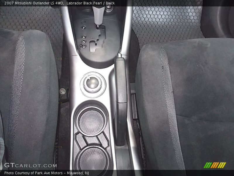 Labrador Black Pearl / Black 2007 Mitsubishi Outlander LS 4WD