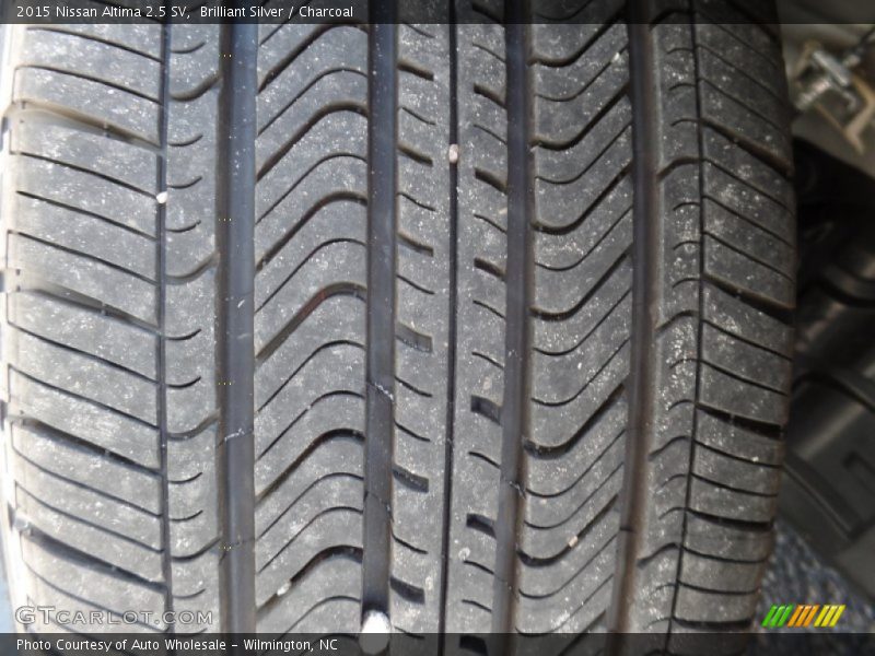 Brilliant Silver / Charcoal 2015 Nissan Altima 2.5 SV