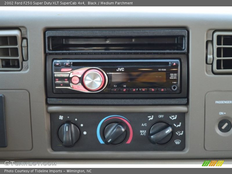 Black / Medium Parchment 2002 Ford F250 Super Duty XLT SuperCab 4x4