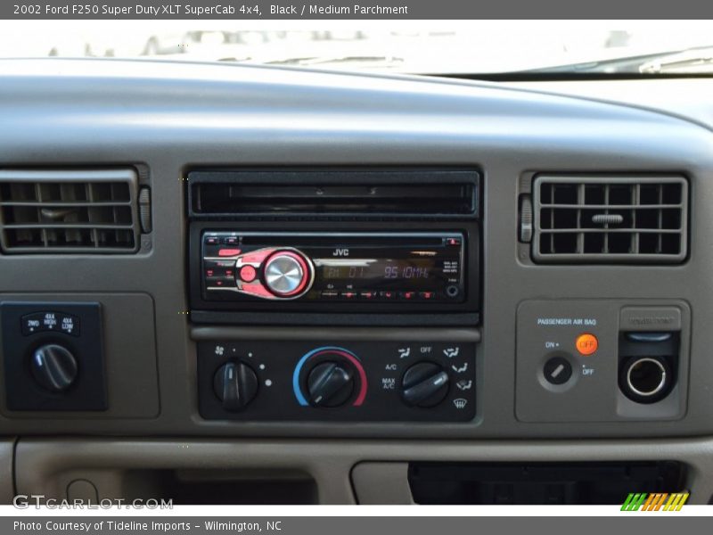 Black / Medium Parchment 2002 Ford F250 Super Duty XLT SuperCab 4x4