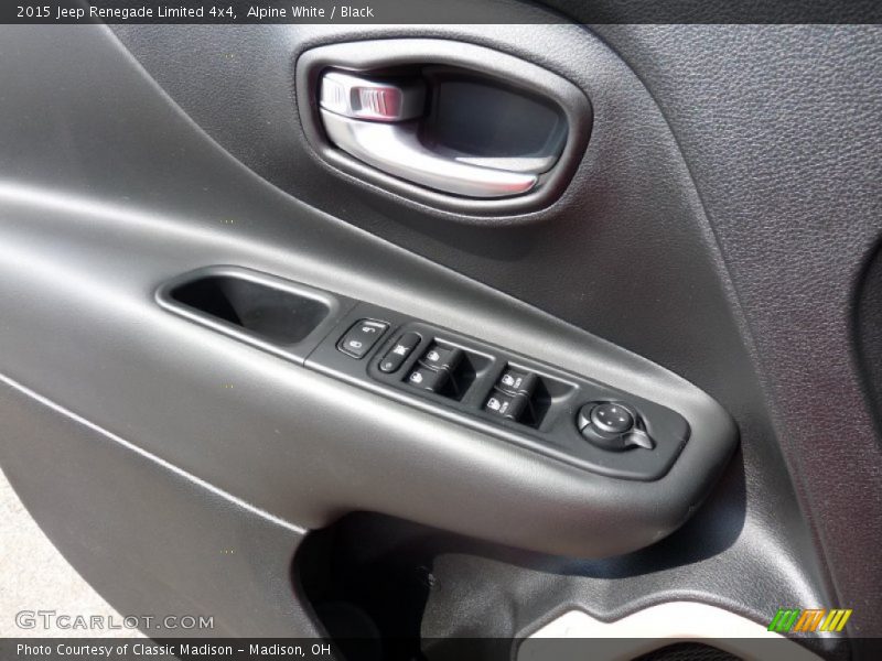 Alpine White / Black 2015 Jeep Renegade Limited 4x4