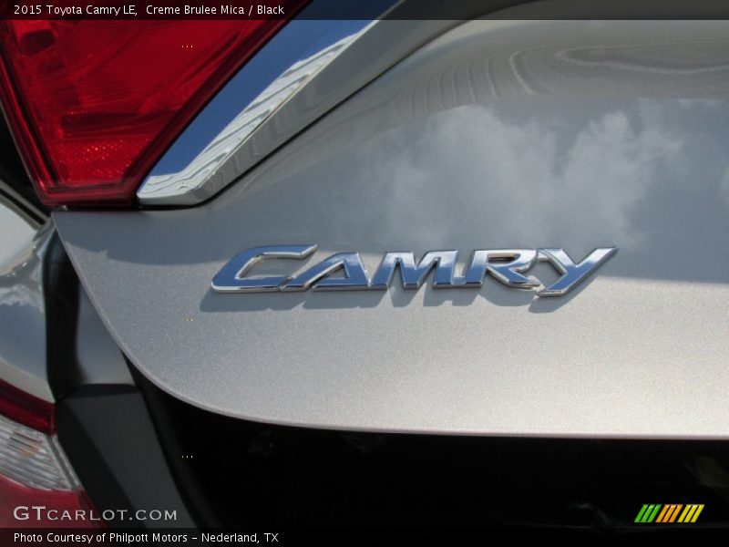 Creme Brulee Mica / Black 2015 Toyota Camry LE
