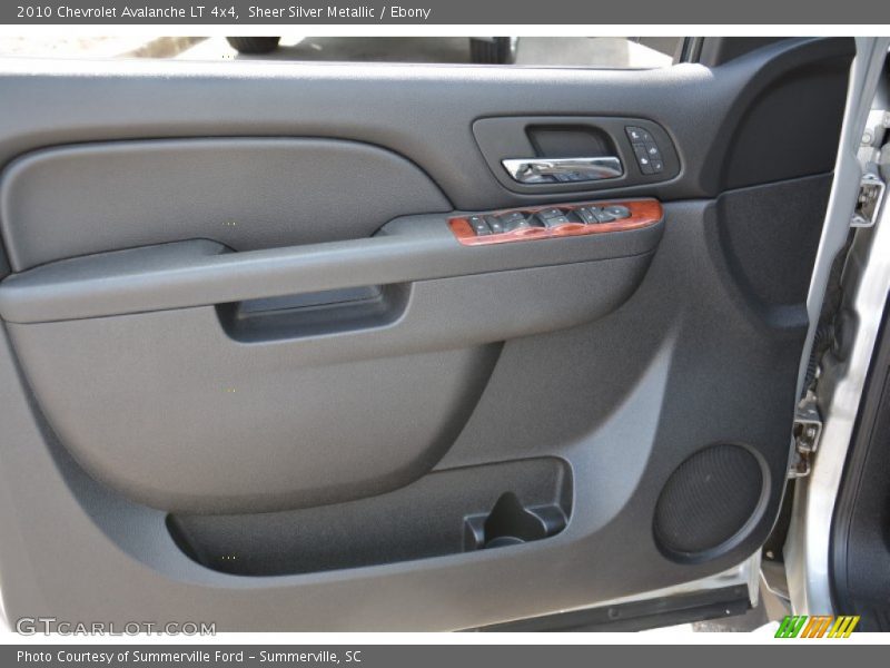 Sheer Silver Metallic / Ebony 2010 Chevrolet Avalanche LT 4x4