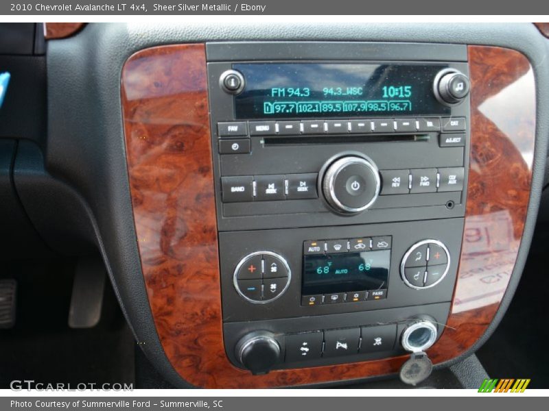 Sheer Silver Metallic / Ebony 2010 Chevrolet Avalanche LT 4x4