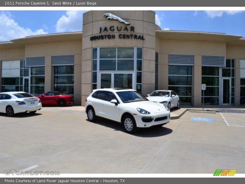 Sand White / Luxor Beige 2011 Porsche Cayenne S