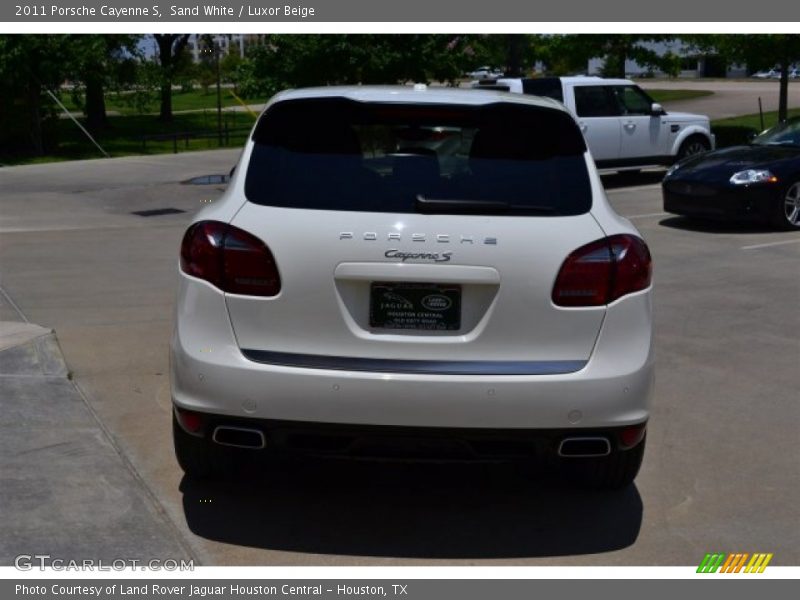 Sand White / Luxor Beige 2011 Porsche Cayenne S