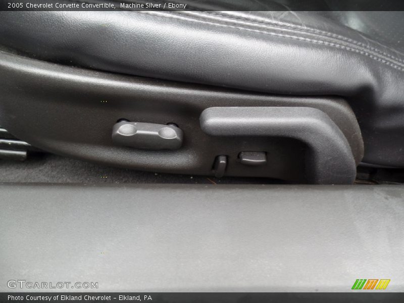 Machine Silver / Ebony 2005 Chevrolet Corvette Convertible