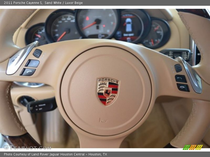 Controls of 2011 Cayenne S