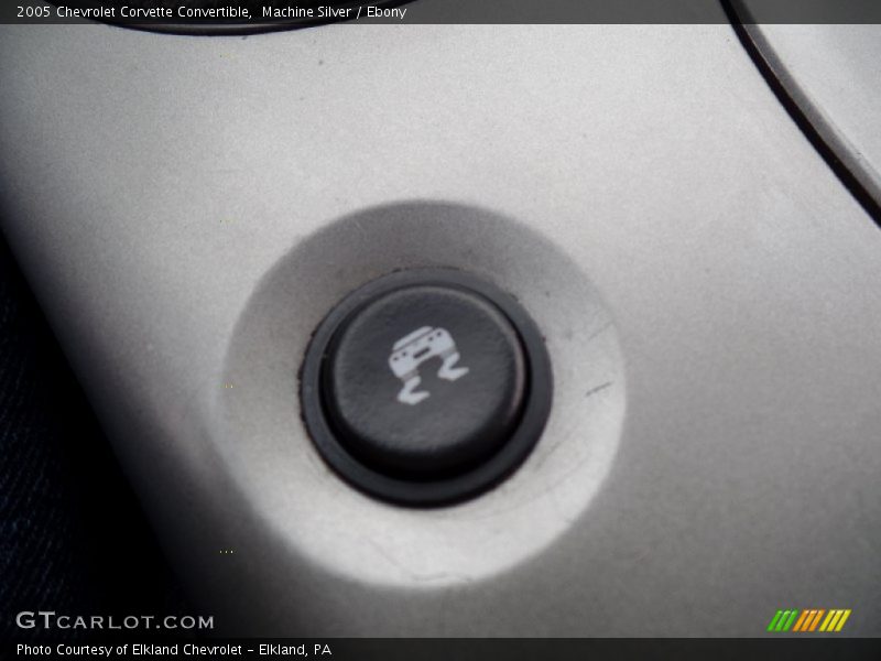 Machine Silver / Ebony 2005 Chevrolet Corvette Convertible