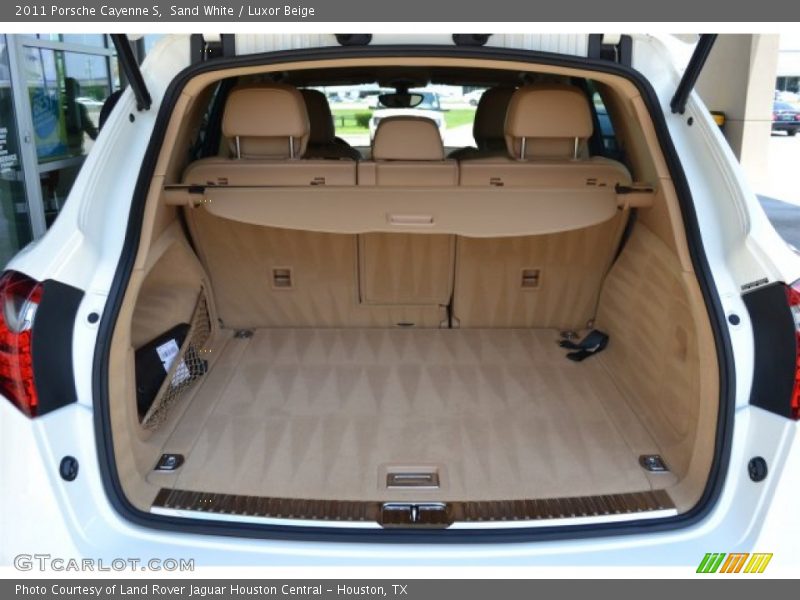  2011 Cayenne S Trunk